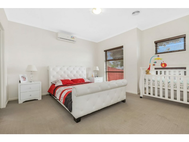 24 Merritt Avenue, Cranbourne West VIC 3977