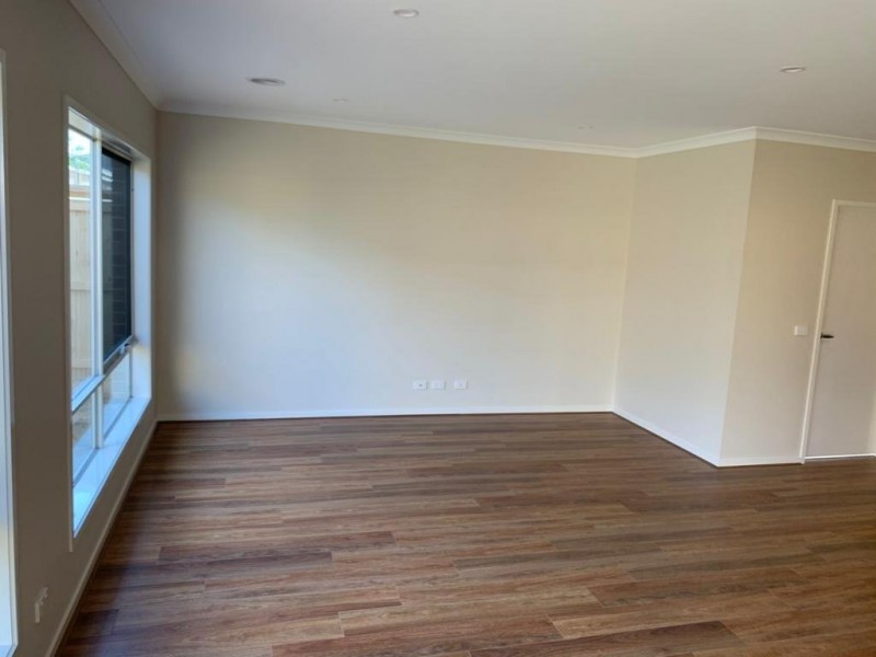 22 Dargle Way, Clyde North VIC 3978