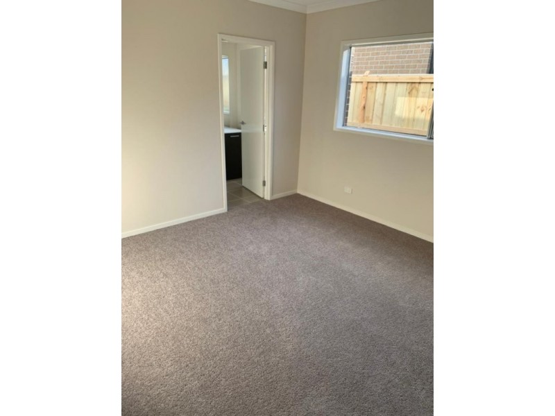 22 Dargle Way, Clyde North VIC 3978