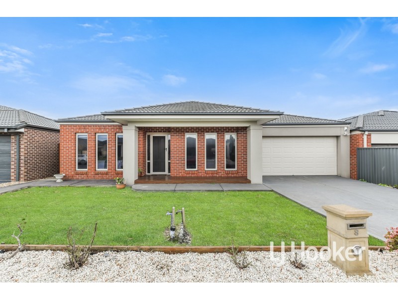 8 Bankton Avenue, Cranbourne East VIC 3977
