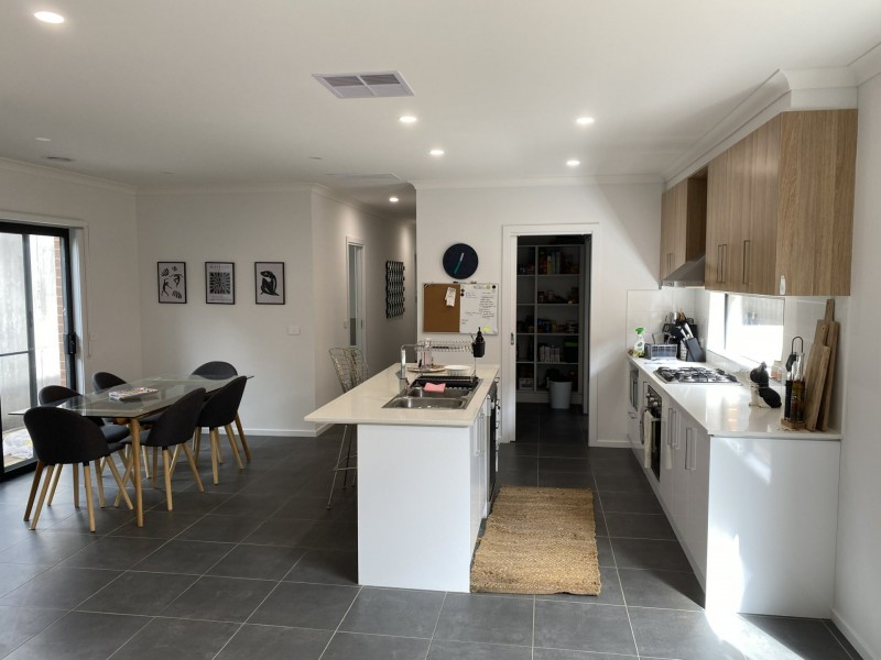 85 Athletic Circuit, Clyde VIC 3978