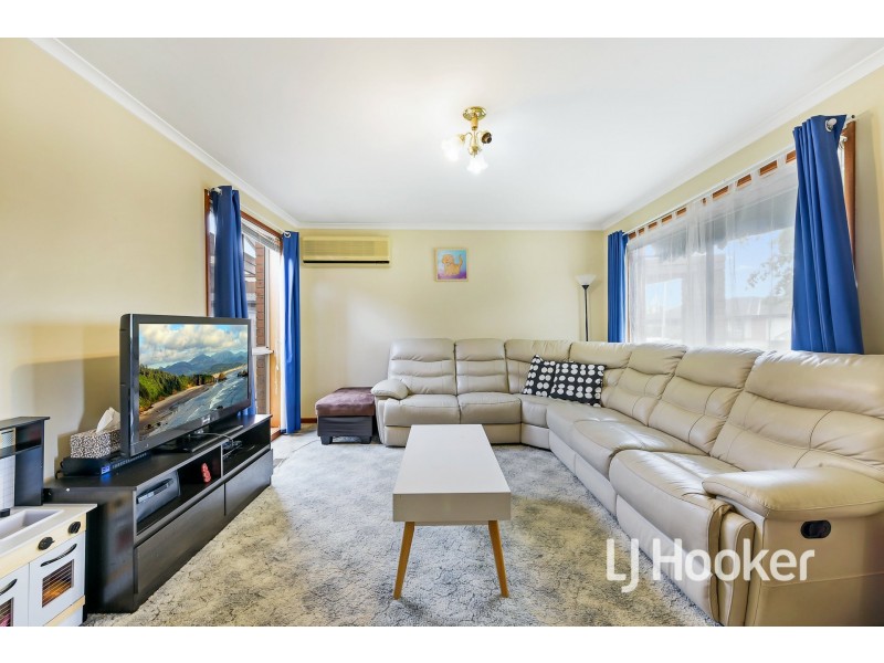 48 Lawless Drive, Cranbourne North VIC 3977