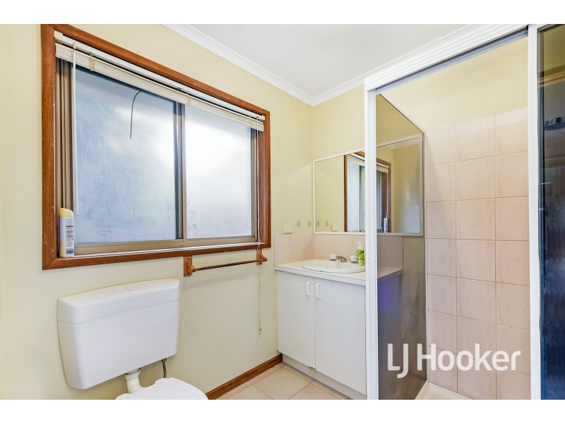 48 Lawless Drive, Cranbourne North VIC 3977