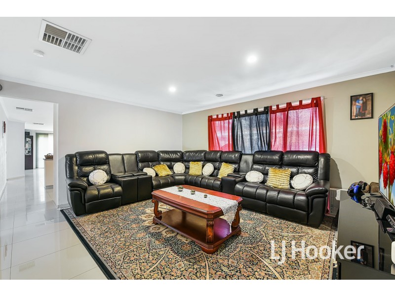 26 Merrijig Avenue, Cranbourne VIC 3977
