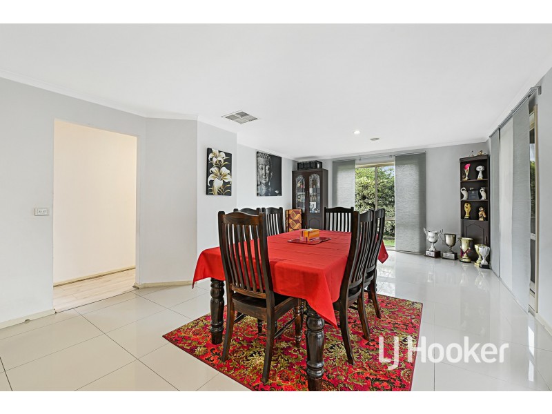 26 Merrijig Avenue, Cranbourne VIC 3977