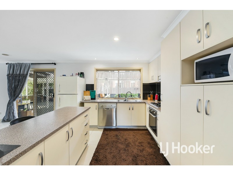 26 Merrijig Avenue, Cranbourne VIC 3977