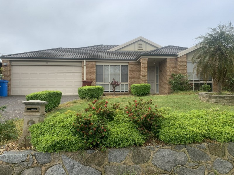 74 Jerilderie Drive, Berwick VIC 3806