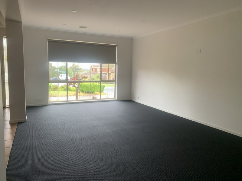 74 Jerilderie Drive, Berwick VIC 3806