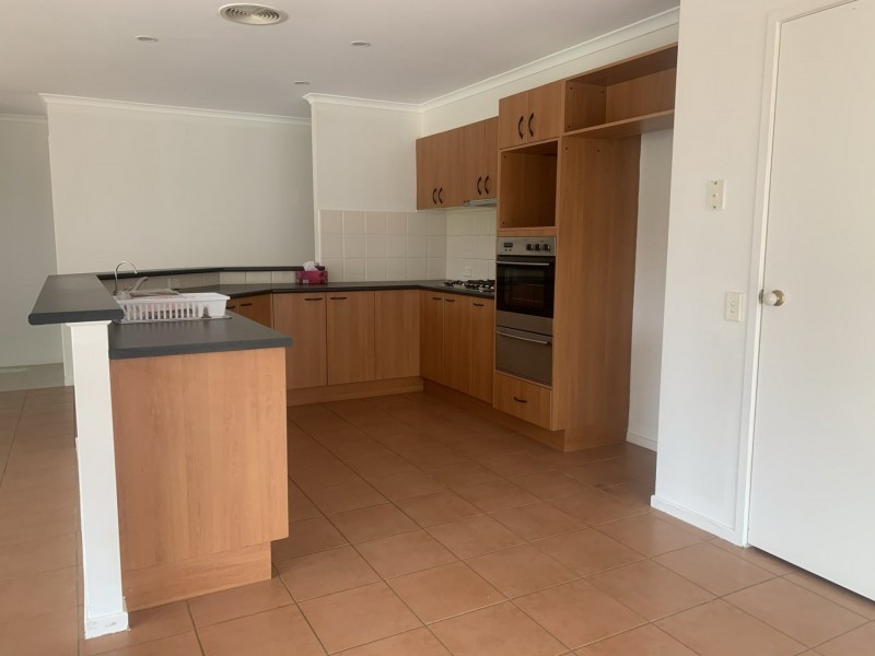 74 Jerilderie Drive, Berwick VIC 3806