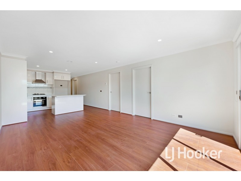 11 Darkum Street, Clyde VIC 3978