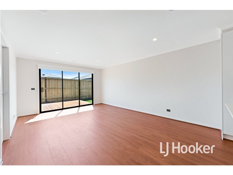 11 Darkum Street, Clyde VIC 3978