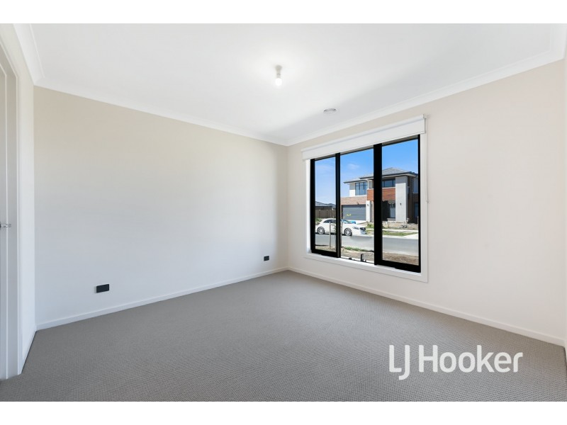 11 Darkum Street, Clyde VIC 3978