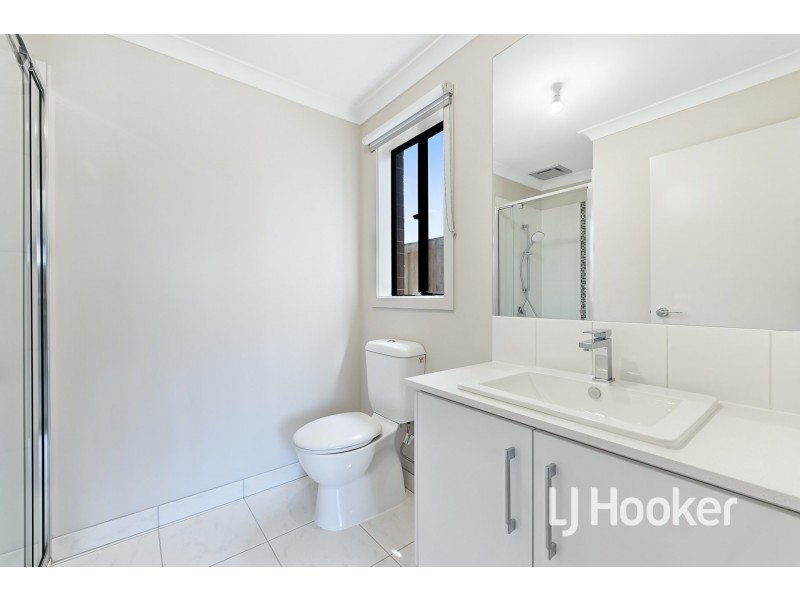 11 Darkum Street, Clyde VIC 3978