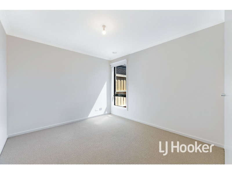 11 Darkum Street, Clyde VIC 3978