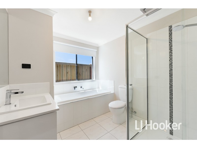 11 Darkum Street, Clyde VIC 3978