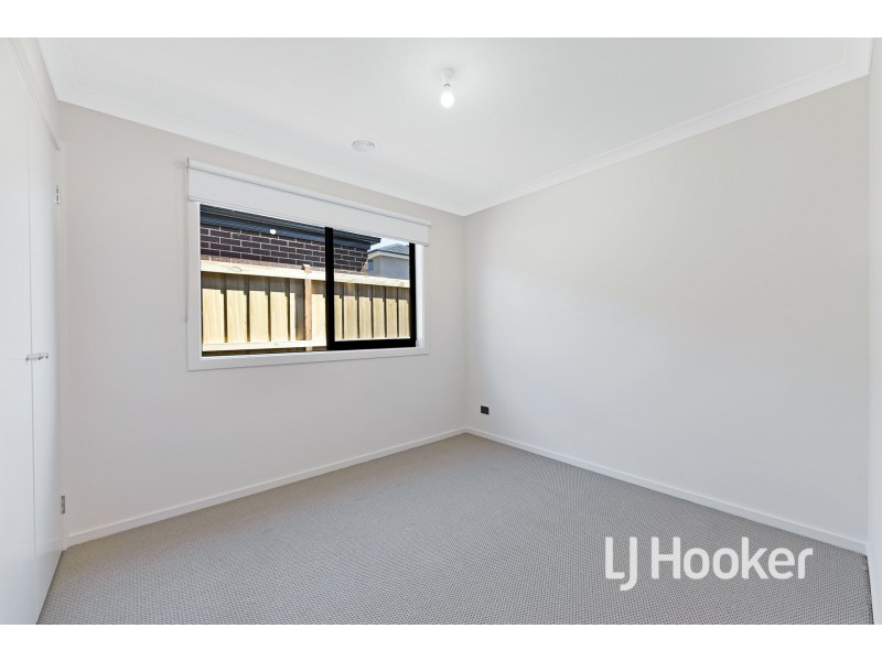 11 Darkum Street, Clyde VIC 3978