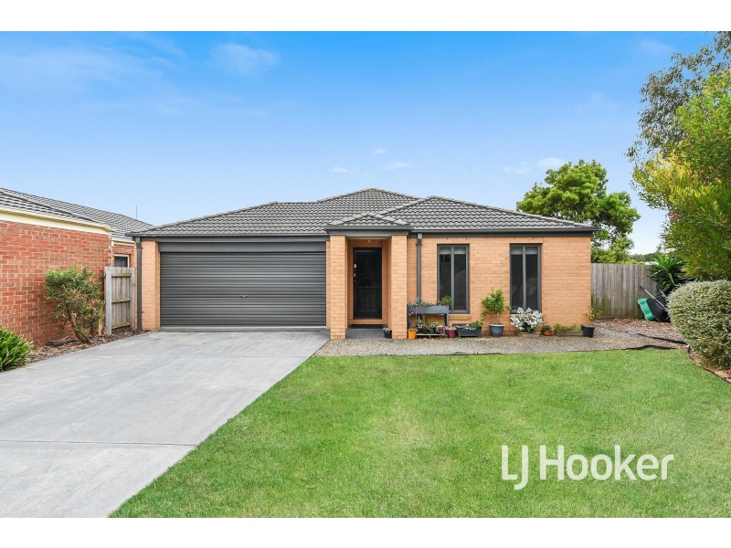 16 St Mellion Court, Cranbourne VIC 3977
