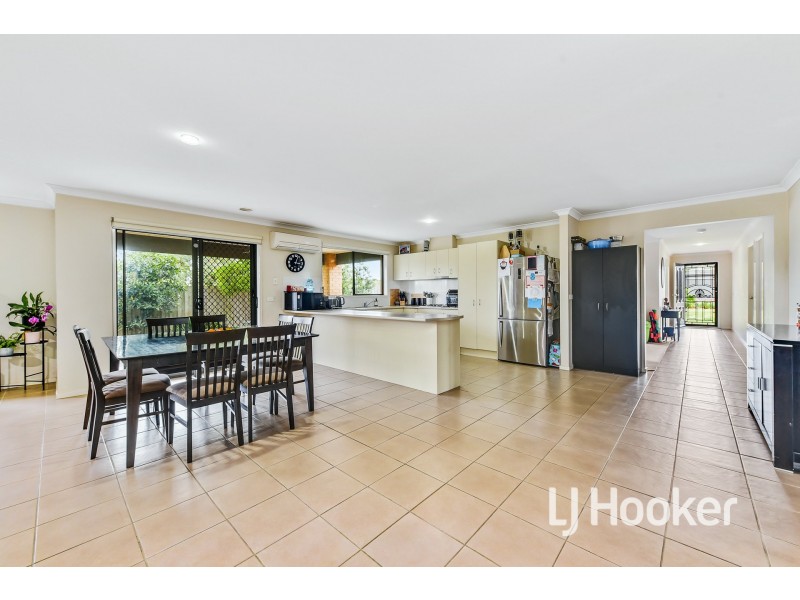 16 St Mellion Court, Cranbourne VIC 3977