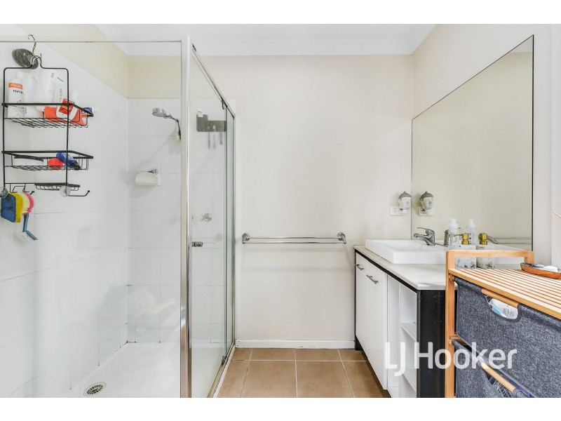 16 St Mellion Court, Cranbourne VIC 3977