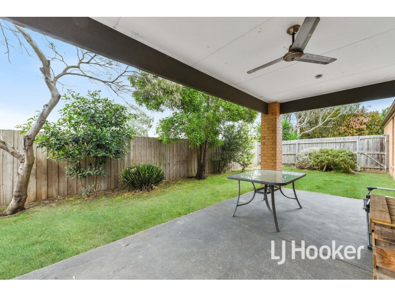 16 St Mellion Court, Cranbourne VIC 3977