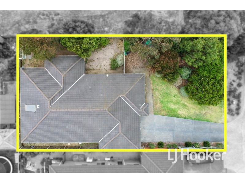 16 St Mellion Court, Cranbourne VIC 3977