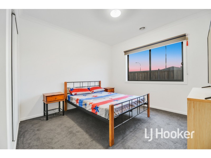 85 Moxham Drive, Clyde North VIC 3978