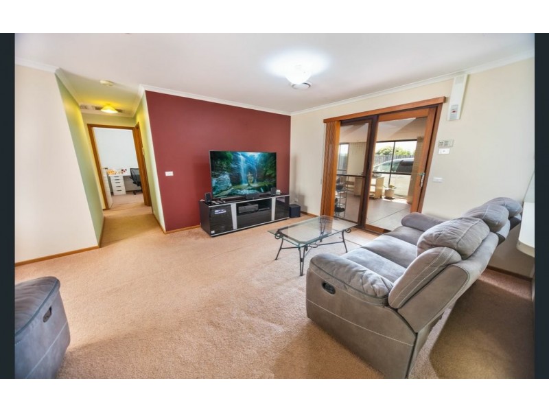 30 Michelle Drive, Hampton Park VIC 3976