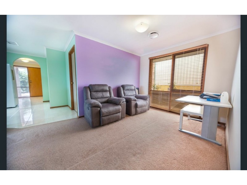 30 Michelle Drive, Hampton Park VIC 3976