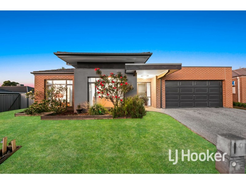 4 Carnavon Street, Cranbourne East VIC 3977