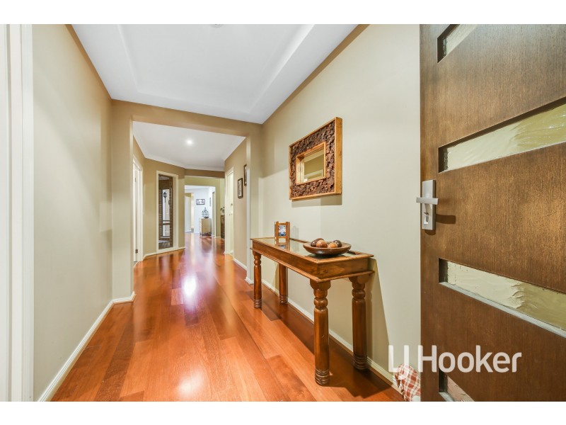 4 Carnavon Street, Cranbourne East VIC 3977