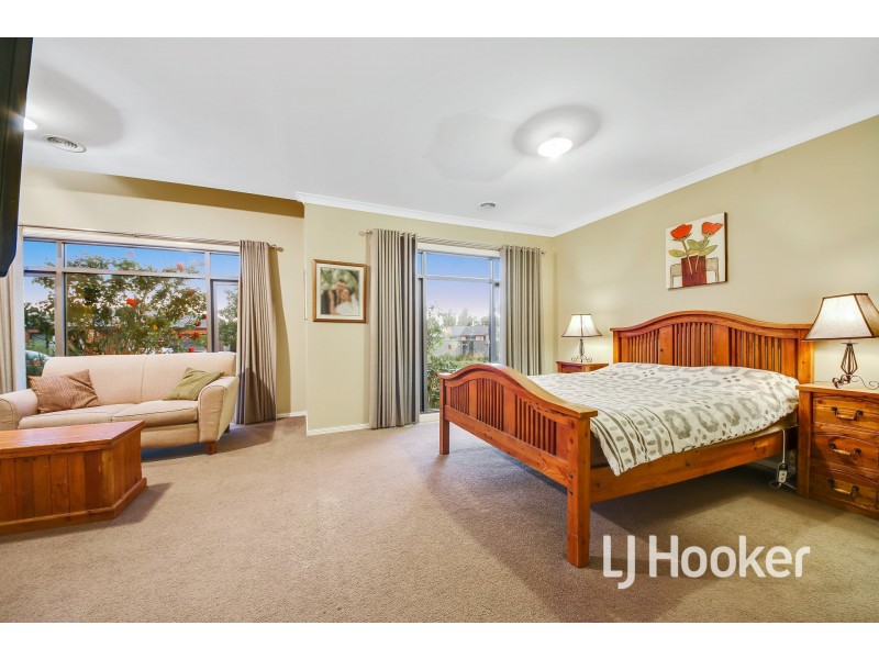 4 Carnavon Street, Cranbourne East VIC 3977