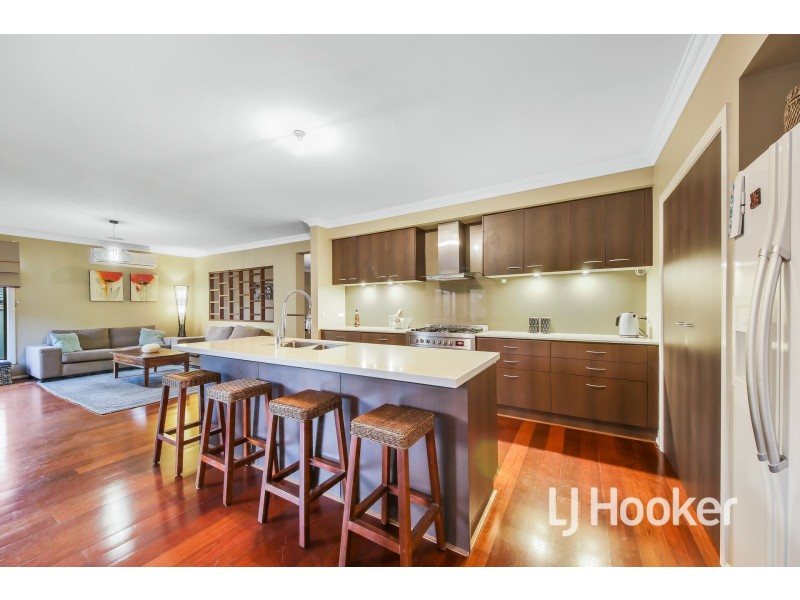 4 Carnavon Street, Cranbourne East VIC 3977