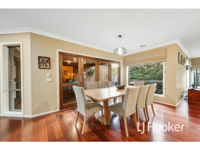 4 Carnavon Street, Cranbourne East VIC 3977