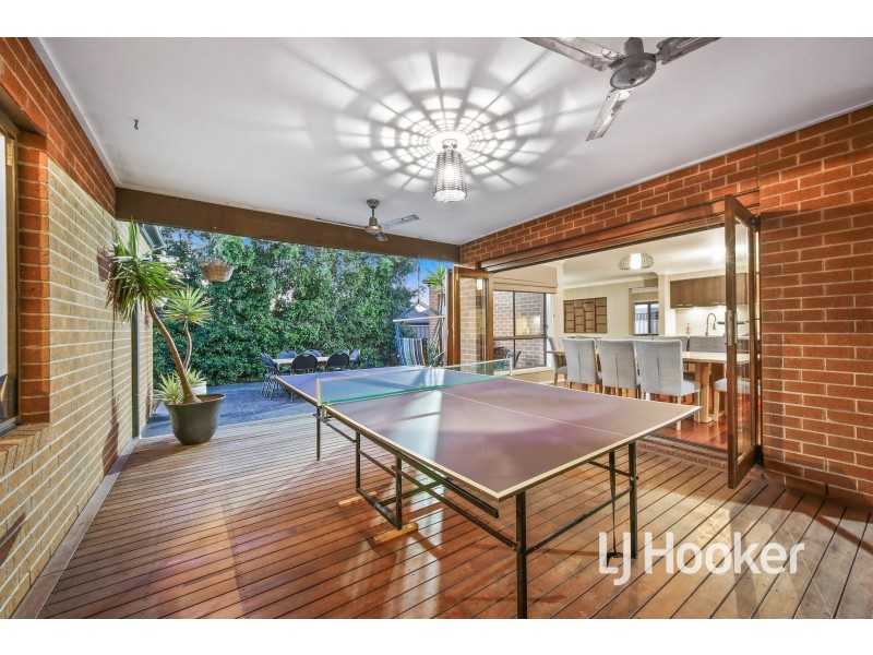 4 Carnavon Street, Cranbourne East VIC 3977