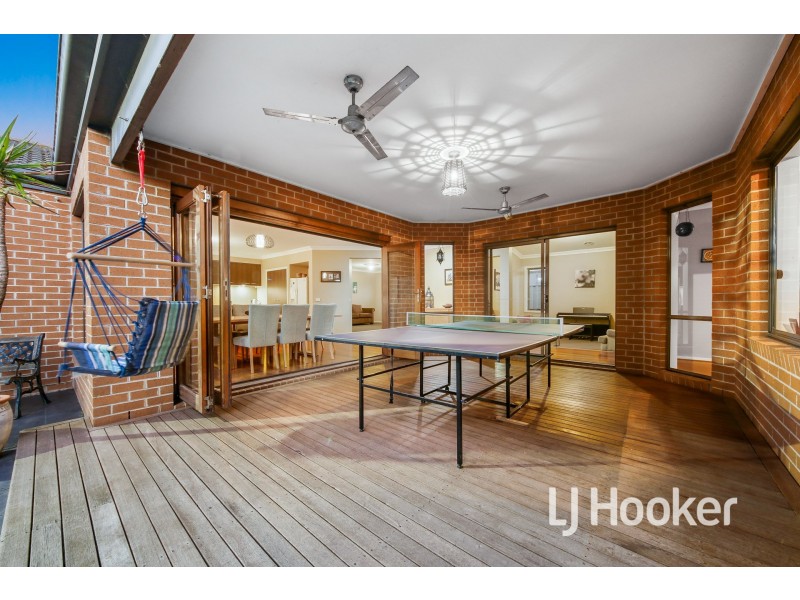 4 Carnavon Street, Cranbourne East VIC 3977