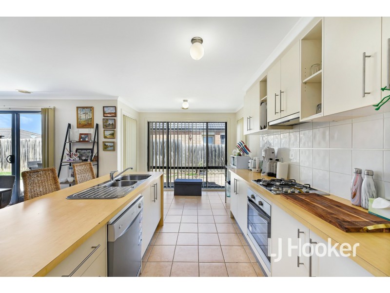 11 Kulkami Way, Cranbourne West VIC 3977