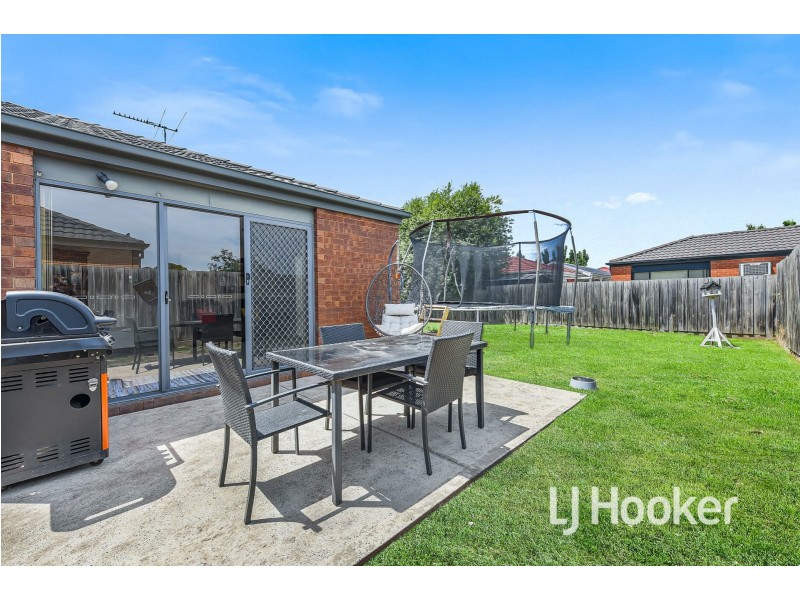 11 Kulkami Way, Cranbourne West VIC 3977