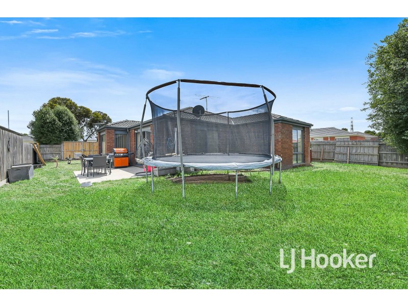 11 Kulkami Way, Cranbourne West VIC 3977