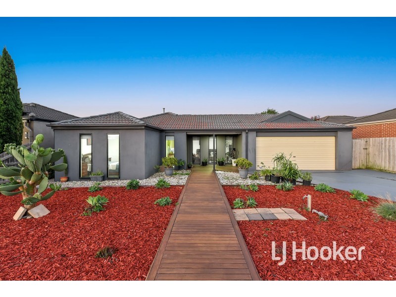 52 Kingdom Drive, Cranbourne VIC 3977