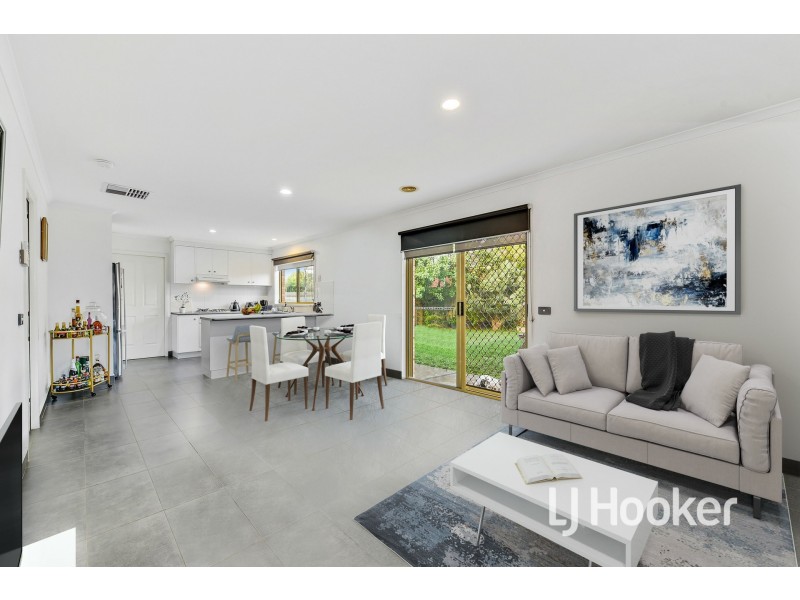 52 Kingdom Drive, Cranbourne VIC 3977