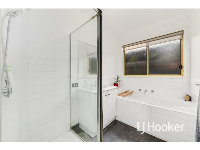 52 Kingdom Drive, Cranbourne VIC 3977