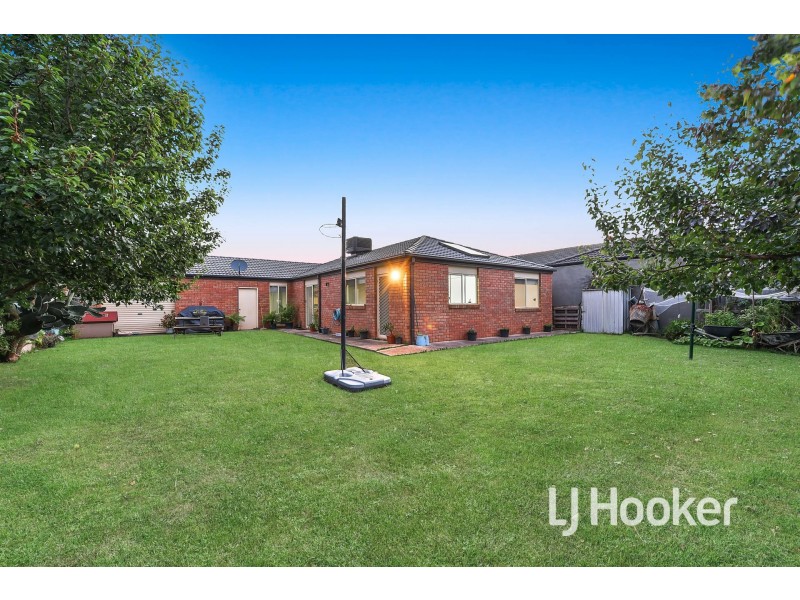 52 Kingdom Drive, Cranbourne VIC 3977