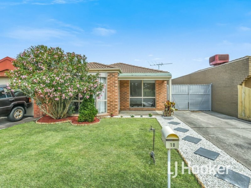 18 Cirai Crescent, Cranbourne VIC 3977