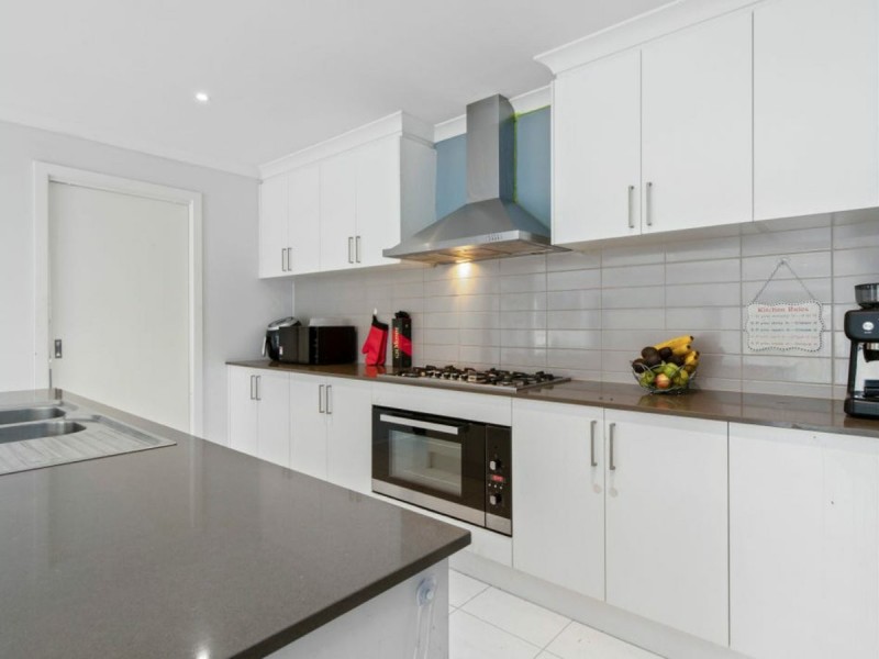 4 Firebird Street, Cranbourne East VIC 3977