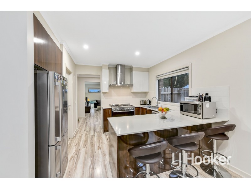 10 Ferrari Drive, Cranbourne East VIC 3977