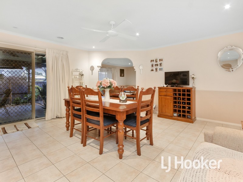 2 Bundoran Avenue, Cranbourne VIC 3977