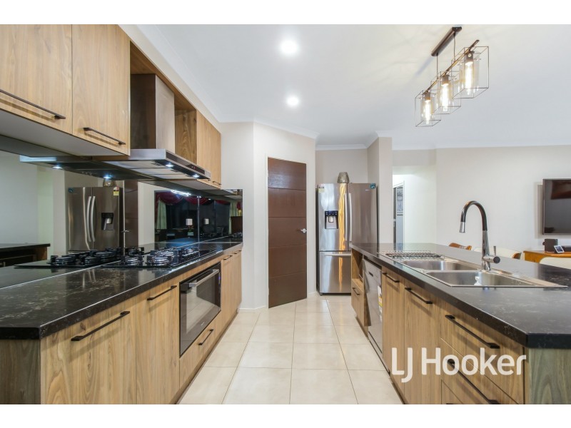 34 Sloane drive, Clyde North VIC 3978