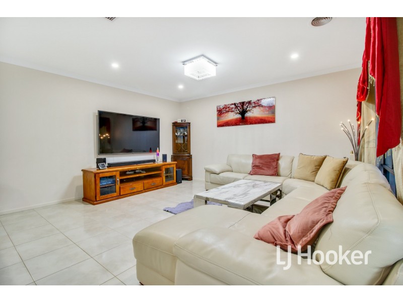 34 Sloane drive, Clyde North VIC 3978