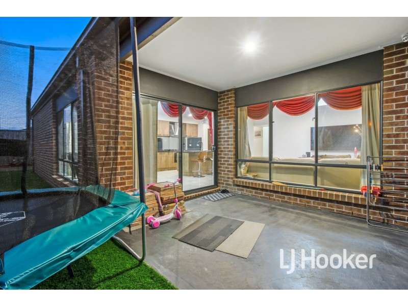 34 Sloane drive, Clyde North VIC 3978