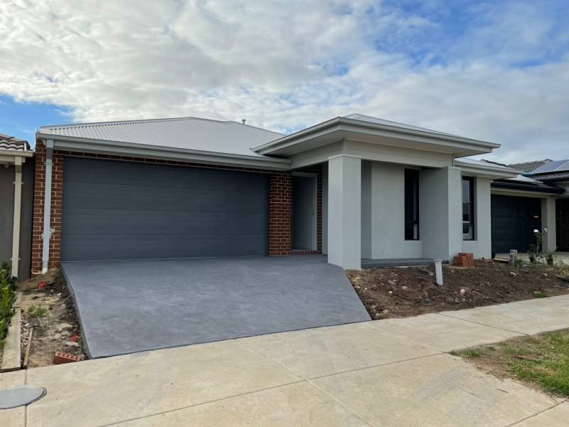 3 Bessie Drive, Cranbourne West VIC 3977